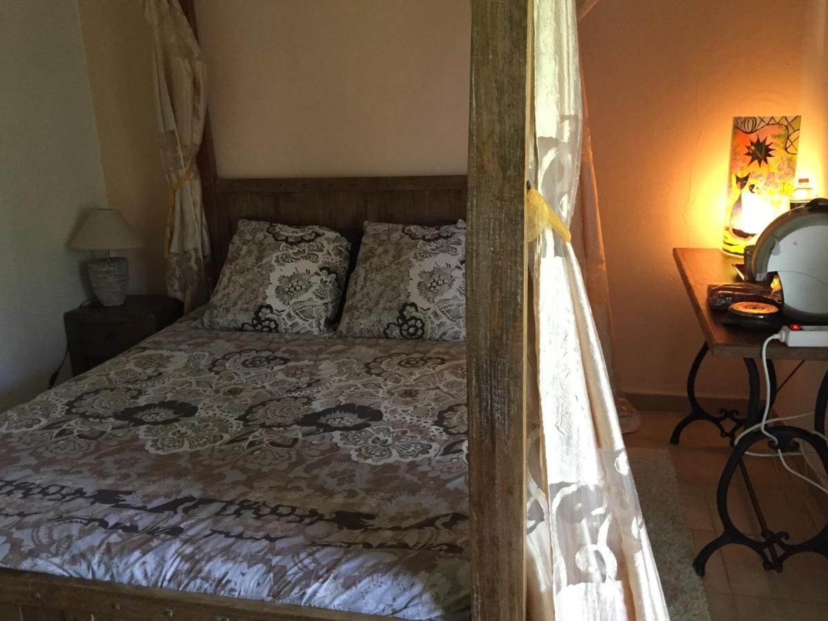 Bed and Breakfast L'Oasis-Лес-Иссамбр Экстерьер фото
